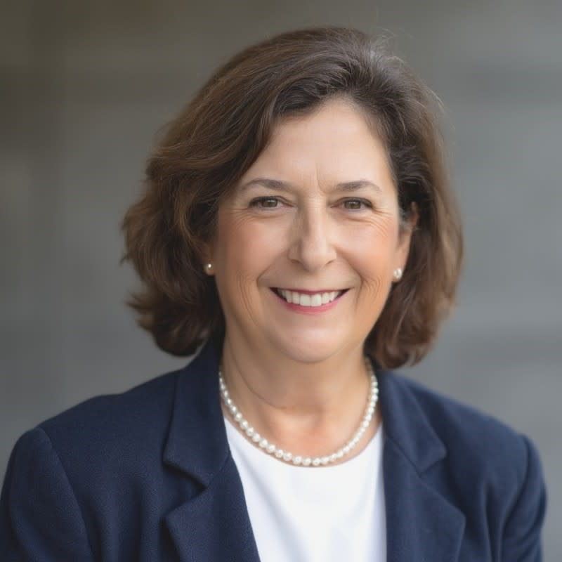 Beth Woodring headshot